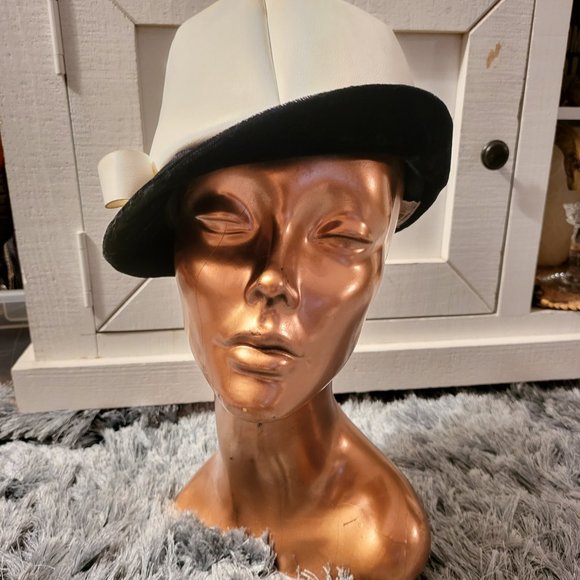 Vintage Woman's Hat/Cap/Fedora in White Faux Leather Black Faux Fur ~Union Made - Picture 3 of 11